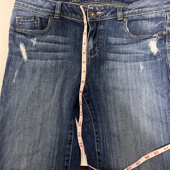 Lauren Conrad Women’s Size 8 Ankle Jeans Medium Blue Denim Light Distress - Picture 3 of 12